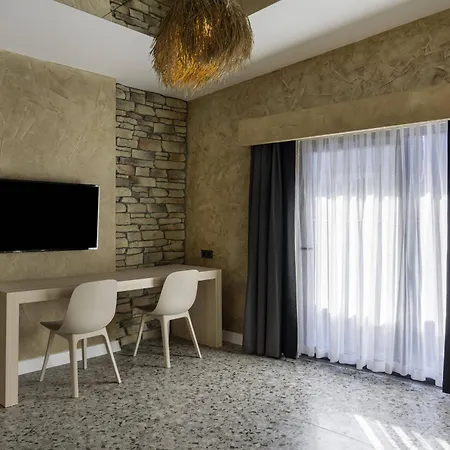 Hotel Lucky Monkey Midi Antalya